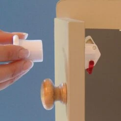 Dreambaby Magnetic Lock With 2 Locks 1 Key -Home Hardware 2370062 3 4