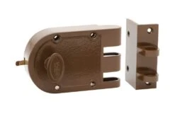 Yale Single Cylinder Deadlock In Brown