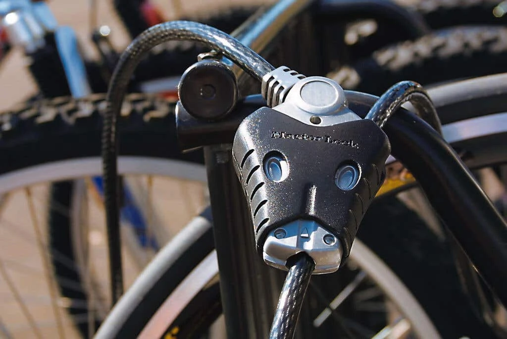 Master Lock Python Contractor Cable Lock 1.8m X 10mm 5 Master Lock Python Contractor Cable Lock 1.8m X 10mm - Image 3