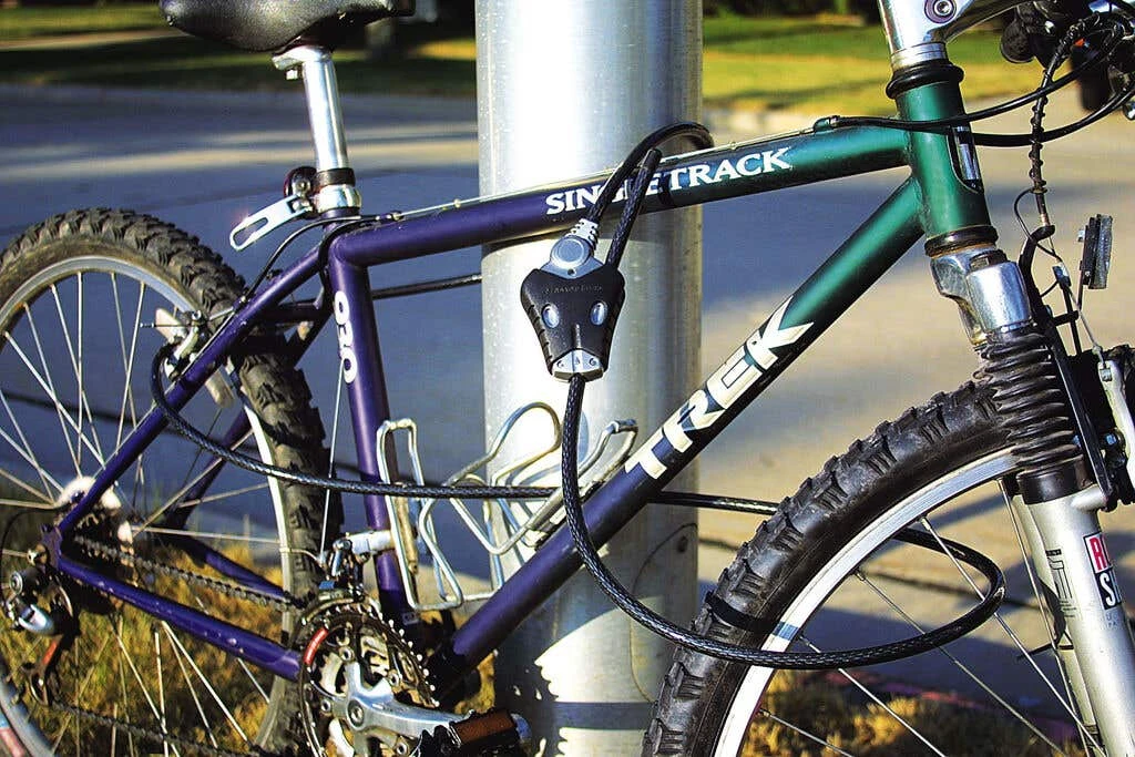 Master Lock Python Contractor Cable Lock 1.8m X 10mm 6 Master Lock Python Contractor Cable Lock 1.8m X 10mm - Image 4