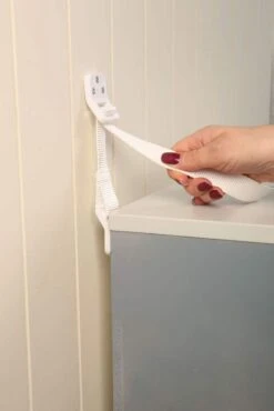 Dreambaby Furniture Straps - 2 Pack -Home Hardware 3227089 3 5