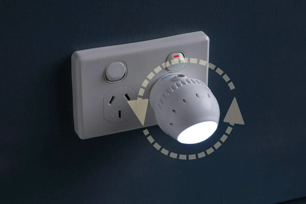 Dreambaby Swivel Auto-Sensor LED Night Light 4 Dreambaby Swivel Auto-Sensor LED Night Light - Image 2