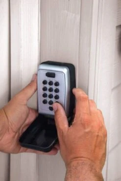 Master Lock Wall Key Safe -Home Hardware 5445077 3 8