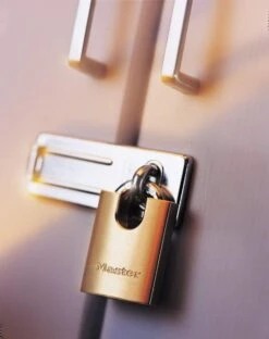 Master Lock Shrouded Padlock Brass 40mm -Home Hardware 5445127 2 9