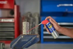 WD-40 Specialist Anti-Friction Dry PTFE Lubricant 150g 7 WD-40 Specialist Anti-Friction Dry PTFE Lubricant 150g -Home Hardware 5496476 3 6