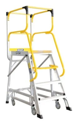 Bailey Ladderweld Access Platform Ladder 200kg Industrial 4 Step1104mm 170kg