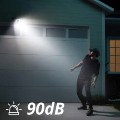 Eufy Security Spotlight Solar Camera Solo S40 White/Black 2K 17 Eufy Security Spotlight Solar Camera Solo S40 White/Black 2K -Home Hardware 6754212 6 7